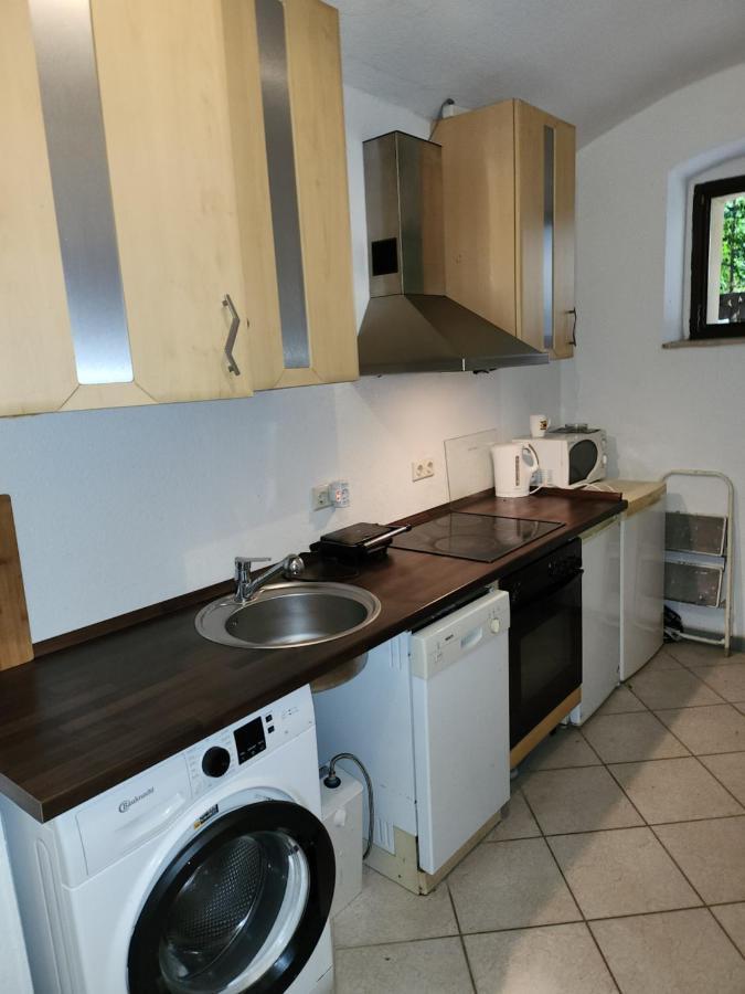 Halle, Top -Preise, Grosse 79 Qm Sd Fewo, Eg, Wahlweise Mit 1- 3 Dz, Inklusiv Tv Lounge, Kueche, Bad Wc Einfach Und Gut, Langzeitmieter Vb Preise Halle  외부 사진