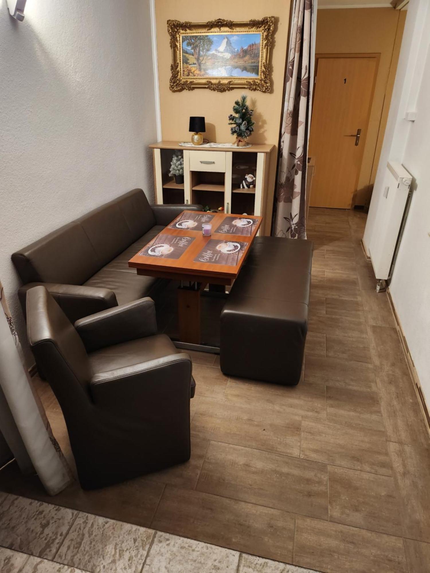 Halle, Top -Preise, Grosse 79 Qm Sd Fewo, Eg, Wahlweise Mit 1- 3 Dz, Inklusiv Tv Lounge, Kueche, Bad Wc Einfach Und Gut, Langzeitmieter Vb Preise Halle  외부 사진
