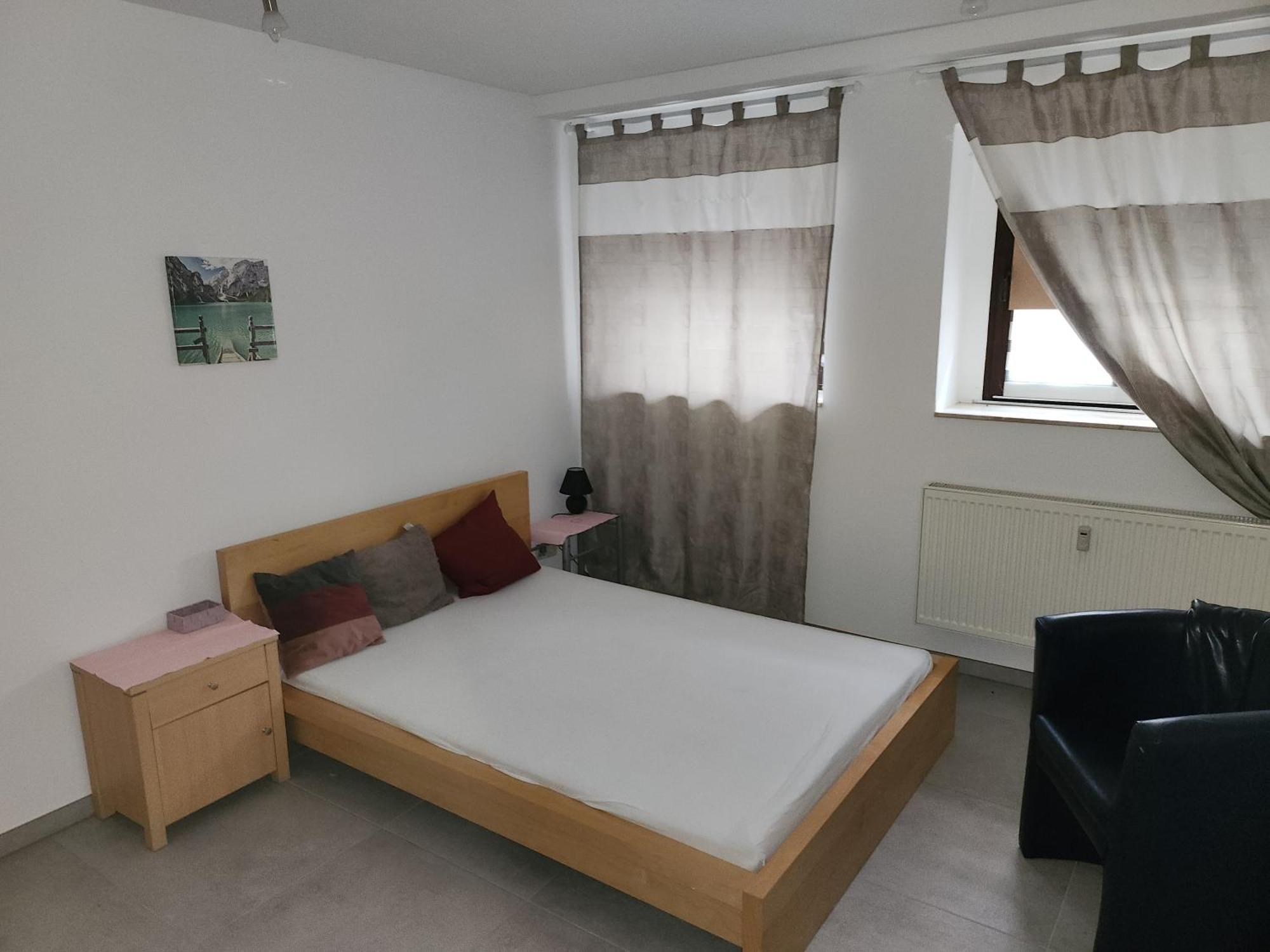 Halle, Top -Preise, Grosse 79 Qm Sd Fewo, Eg, Wahlweise Mit 1- 3 Dz, Inklusiv Tv Lounge, Kueche, Bad Wc Einfach Und Gut, Langzeitmieter Vb Preise Halle  외부 사진