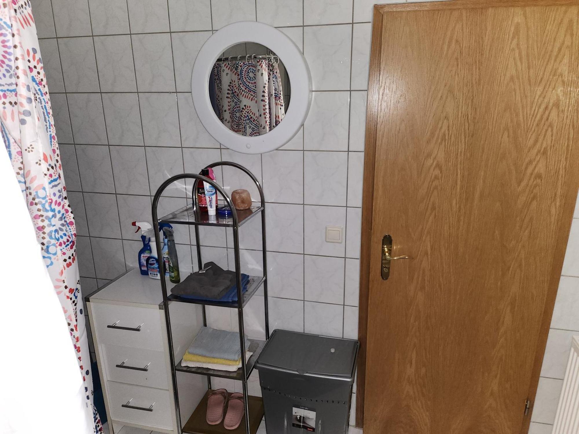 Halle, Top -Preise, Grosse 79 Qm Sd Fewo, Eg, Wahlweise Mit 1- 3 Dz, Inklusiv Tv Lounge, Kueche, Bad Wc Einfach Und Gut, Langzeitmieter Vb Preise Halle  외부 사진